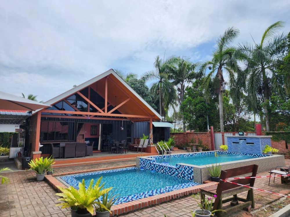 Homestay Umbai Kelana Merlimau Exterior foto