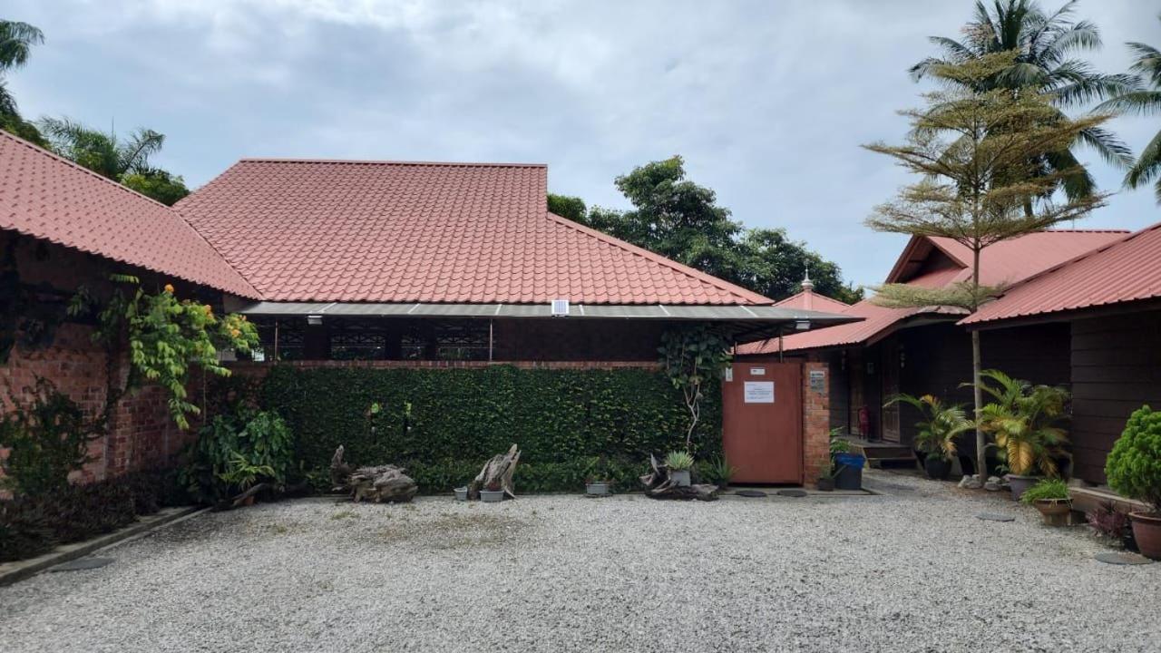 Homestay Umbai Kelana Merlimau Exterior foto